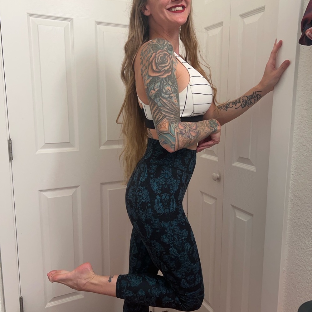 Blue Leggings with Fitted Silhouette and Sleek Design